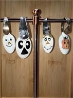 HANDPAINTED BY ROBBIE BETTIS - 4 HALLOWEEN SPOONS