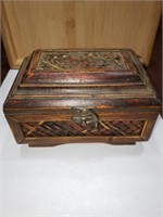 SMALL WOOD JEWELRY BOX - APPROX. 8X6"