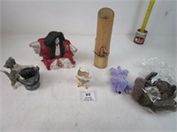 ASSORTED FIGURINES AND DISPLAY PIECES