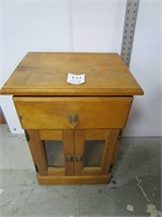 SOLID WOOD NIGHT STAND - 18L 14W 25H
