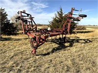 Case International 5700 Chisel Plow, 32'