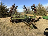 John Deere 235 Tandem Disc, 22.5 Ft.