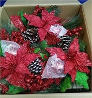 Box Glitter Poinsettia & Pine Cone Wreath