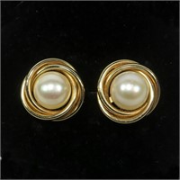 14K Yellow gold swirl cultured pearl post earrings