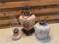 LOT OF 3 VINTAGE FLORAL LAMPS AS IS