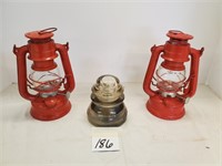 2 red laterns and 1 insulator