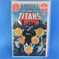 TITAN COMIC BOOK - FIRST VIGILANTE APPEARANCE