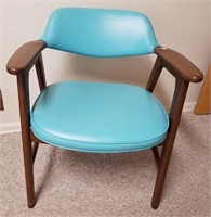 Mid-Century Modern Gunlocke Style Guest Chair