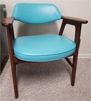 Mid-Century Modern Gunlocke Style Guest Chair