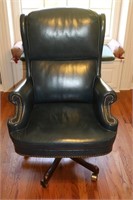 EXECUTIVE LEATHER OFFIC ECHAIR-GREAT SHAPE