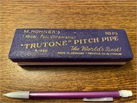 M.HORNER'S TRUETONE PITCH PIPE NO P3