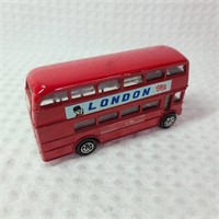 Vintage London Transport Diecast Bus