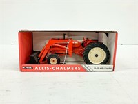 Allis Chalmers D-19 tractor w/loader