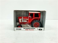 International 1568 tractor - V8