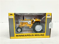 Minneapolis Moline G940 Tractor