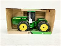 John Deere 8560 4WD Tractor