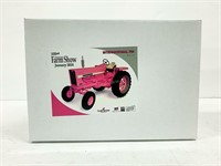 International 756 1/8 scale tractor (pink)