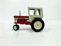 Farmall 560 Tractor