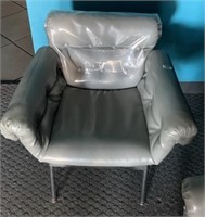 Salon chair