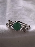 Sterling Silver Ring w/ Emerald Gemstone Sz 7
