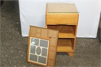 WOODEN NIGHT STAND AND 2 PICTURE COLLAGE FRAMES