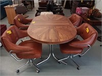 Vintage chrome base kitchen table and 4 vinyl