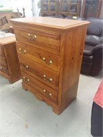 4 drawer chest of drawers and matching 3 drawer