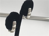 Pair of sterling silver earrings           (700)