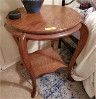 TIGER OAK ROUND SIDE TABLE