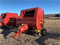 New Holland 664 Round Baler