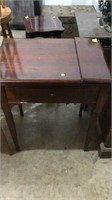 Sewing table and sewing machine