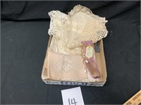 DOILIES AND NAPKINS/COIN CADDY