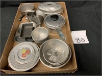 COLLECTION OF KIDS BAKEWARE