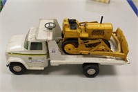 ERTL JOHN DEERE FLATBED TRUCK W/JD TRACK DOZER