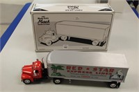 FIRST GEAR 1960 MODEL B-61 MACK RED STAR EXPRESS