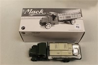 FIRST GEAR AC BULLDOG STAKE TRUCK U.S.A. ARMY 1:34