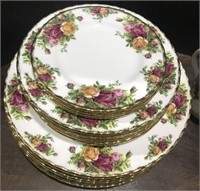 20 PIECE ROYAL ALBERT OLD COUNTRY ROSES