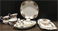 ROYAL ALBERT OLD COUNTRY ROSES SERVING