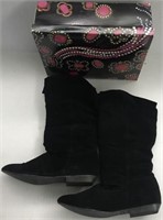 NIB VINTAGE 1990S BLACK SUEDE BOOTS SIZE 8