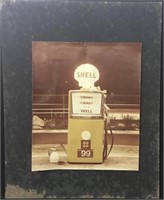 VINTAGE PICTURE OF SHELL OIL GAS PUMP