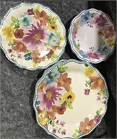 ASSORTED LOT OF PIONEER WOMAN MELAMINE PLATES BOWL