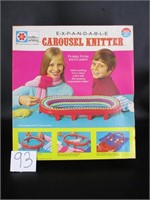 Expandable Carousel Knitter