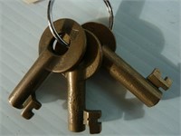 3 railroad keys marked NYCS