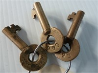 3 railroad keys marked C&O