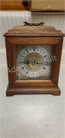 Vintage replica battery operated mantel clock