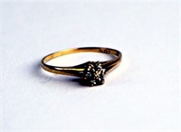 10K GOLD DIAMOND CLUSTER RING