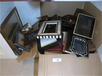 SELECTION OF PICTURE FRAMES