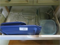 SELECTION OF GLASS BAKEWARE WITH LIDS