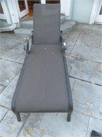 OUTDOOR LOUNGE CHAIR