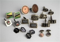 LOT OF SILVER CUFF LINKS AND BUTTONS